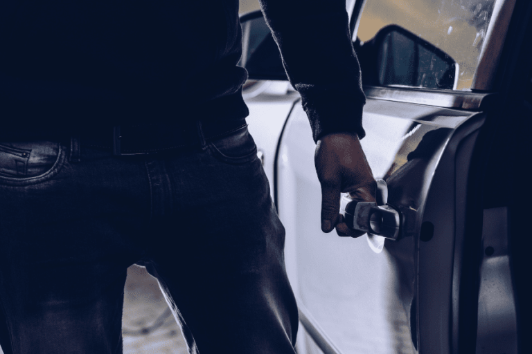 8 METHODS TO REDUCE THE POSSIBILITY OF YOUR CAR BEING STOLEN